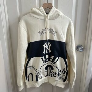 New York Yankees - New Era - Hoodie - NWT - M
